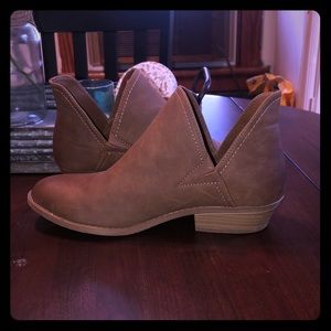 Target v cut booties